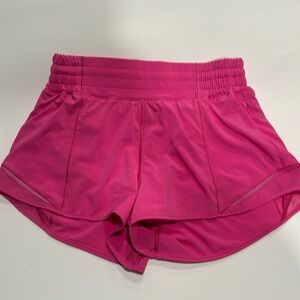 LULULEMON hotty hot short HR 2.5”